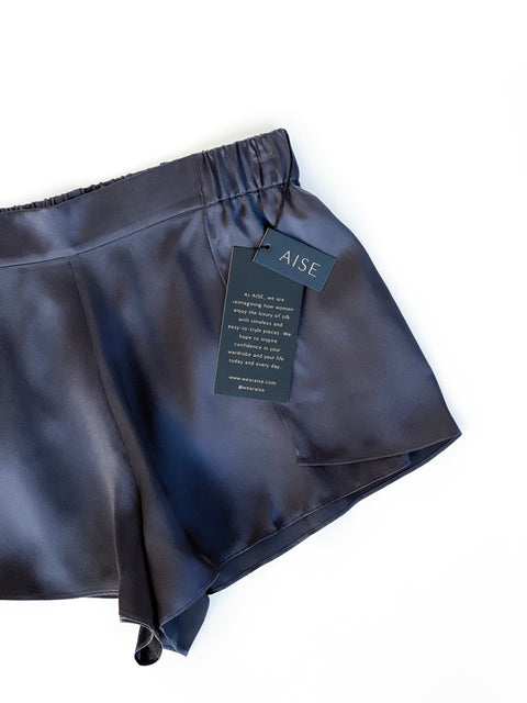 The Flora Tap Short